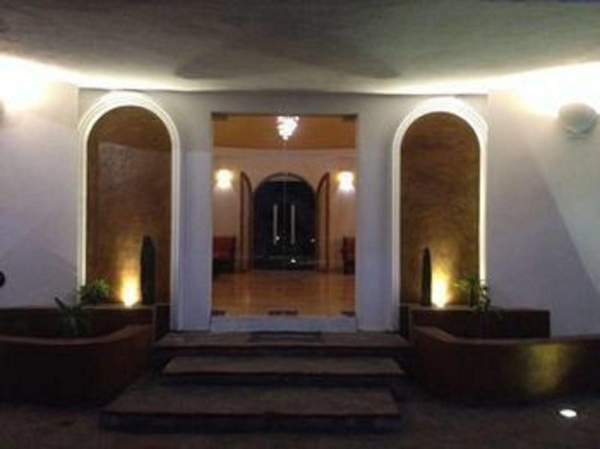 Hotel & Suites El Moro Ла Пас Екстериор снимка